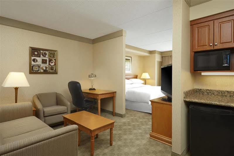 Four Points By Sheraton Kitchener-Waterloo Ngoại thất bức ảnh