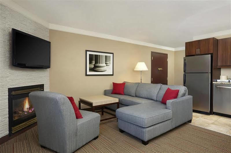 Four Points By Sheraton Kitchener-Waterloo Ngoại thất bức ảnh