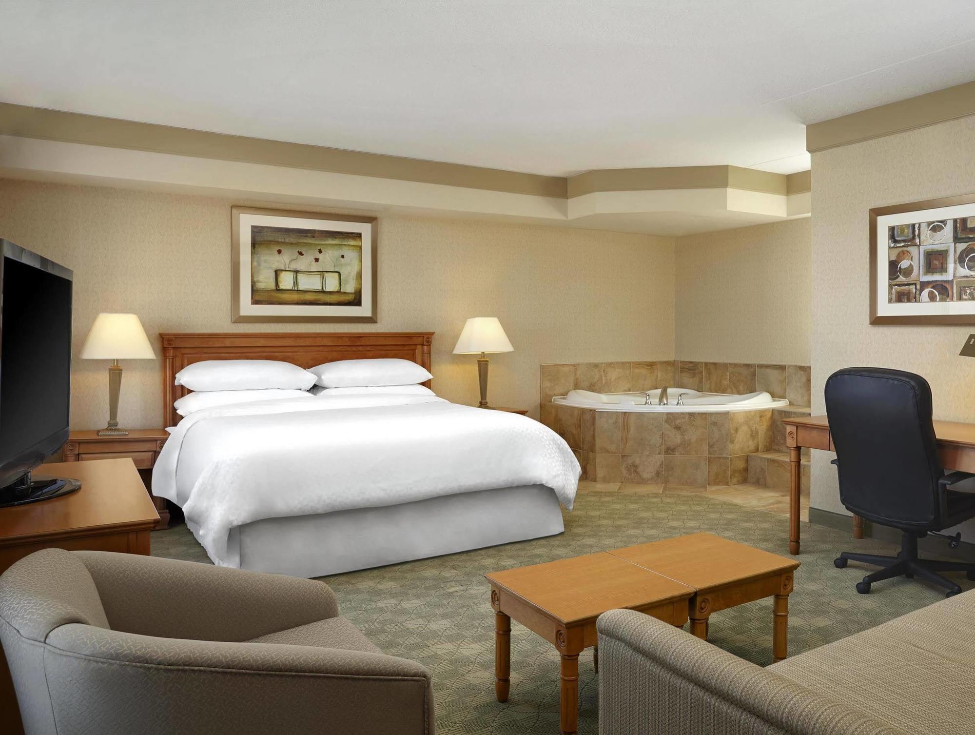 Four Points By Sheraton Kitchener-Waterloo Ngoại thất bức ảnh
